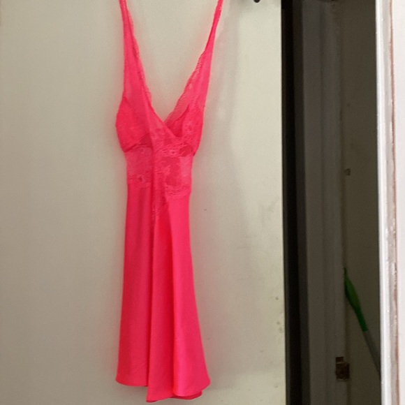 Victoria’s Secret Hot Pink Plunge Cross Back Slip Lingerie Medium - Picture 2 of 3